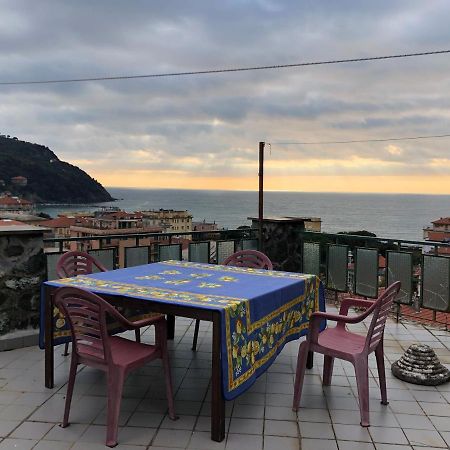Appartamento Al Castelletto 莱万托 外观 照片