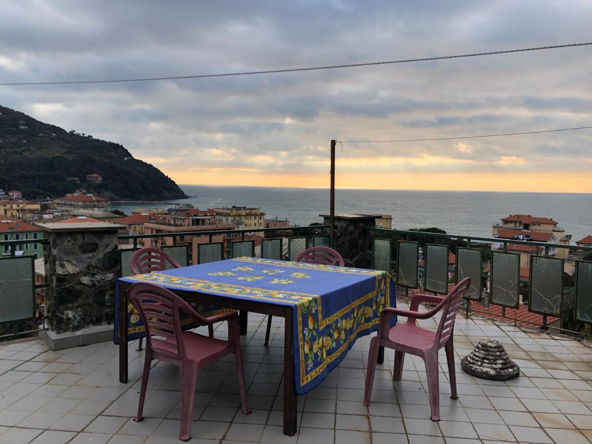 Appartamento Al Castelletto 莱万托 外观 照片