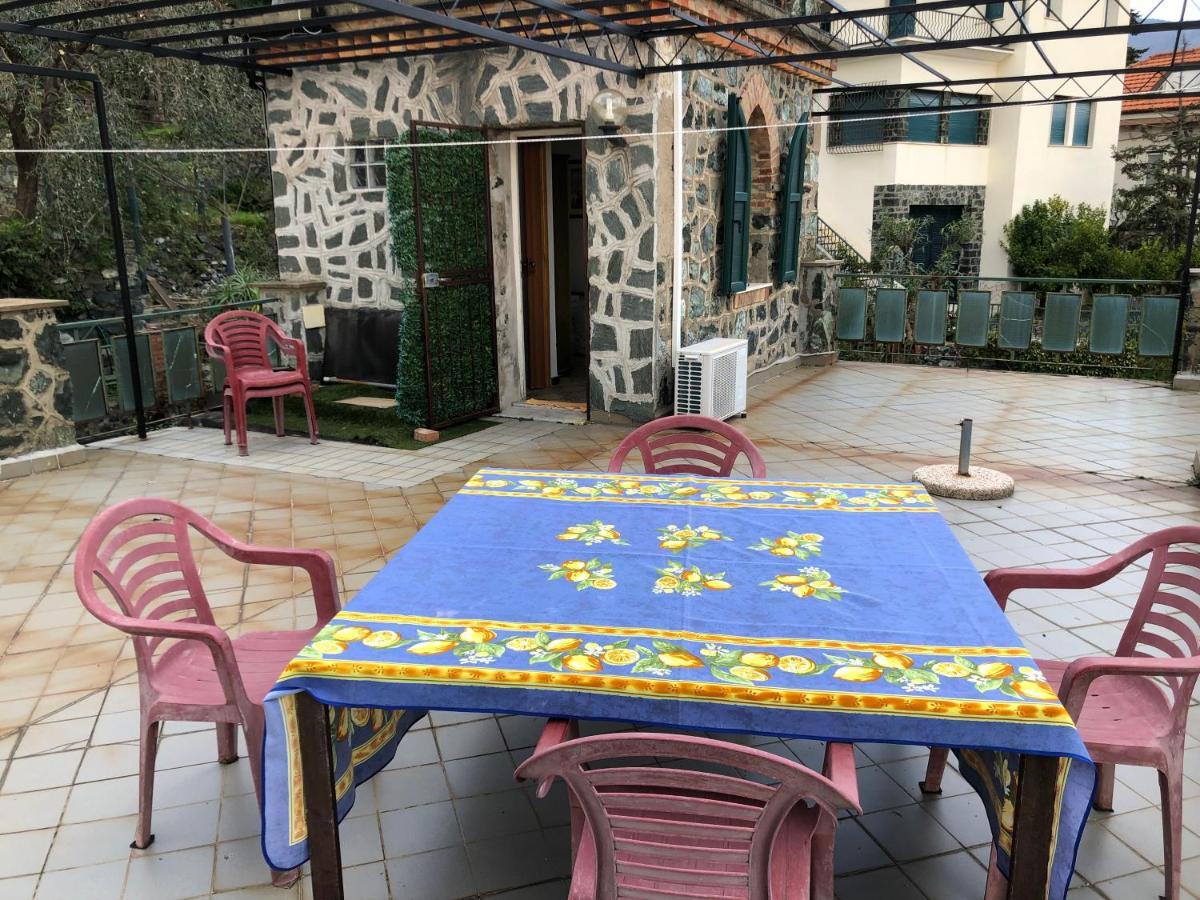 Appartamento Al Castelletto 莱万托 外观 照片